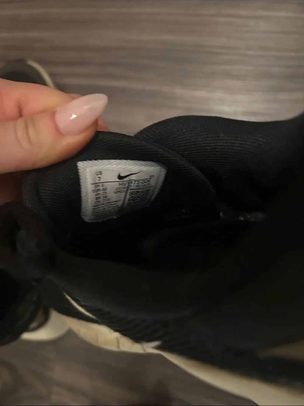 Nike Kids Black and Cream Low-Top Sneakers